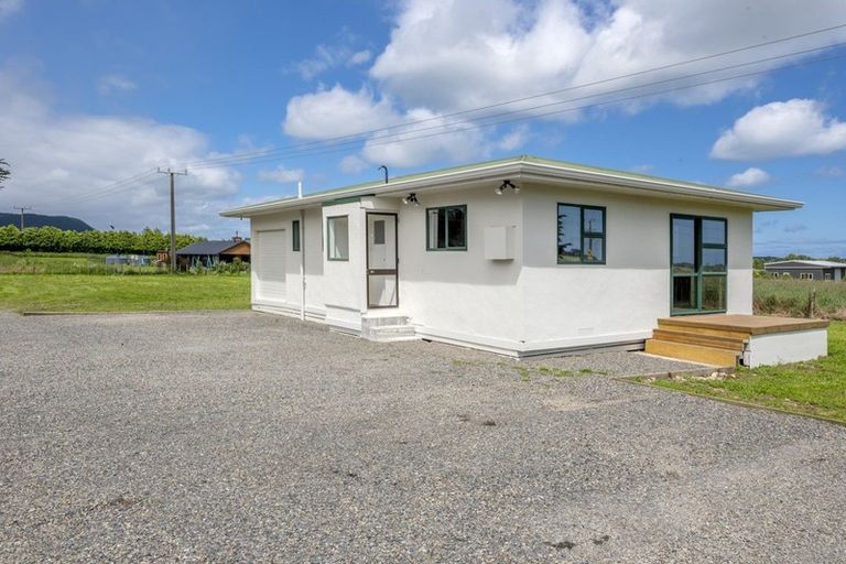 Photo of property in 55 Waikawa Beach Road, Manakau, Levin, 5573