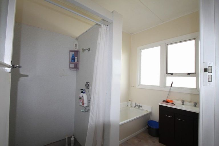 Photo of property in 21 Miranda Street, Stratford, 4332