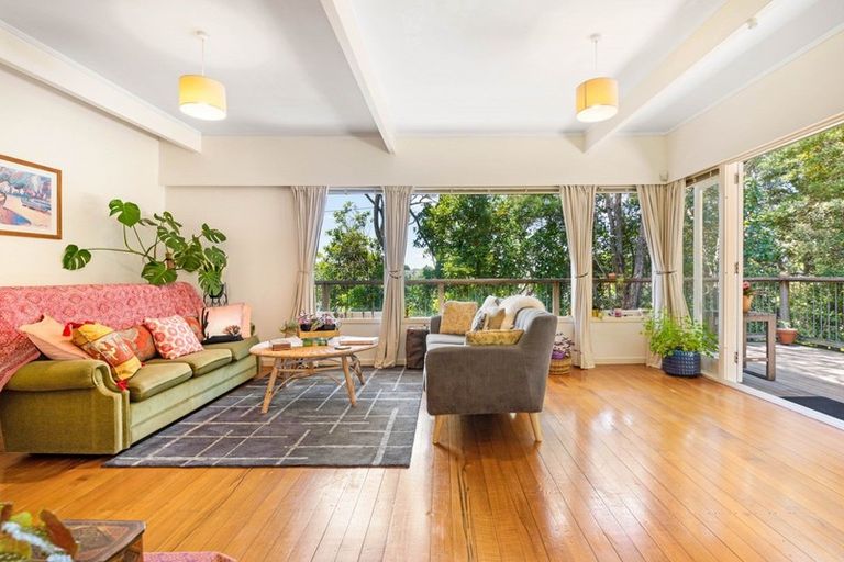 Photo of property in 4 Tranquil Glade, Hillcrest, Auckland, 0627