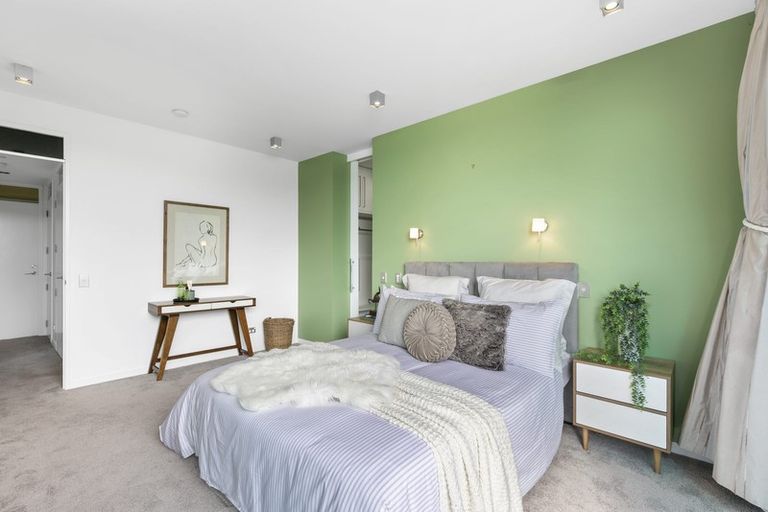 Photo of property in 22u5 The Crescent, Roseneath, Wellington, 6011