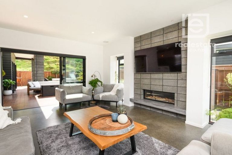 Photo of property in 35 Freedom Drive, Kelvin Grove, Palmerston North, 4414