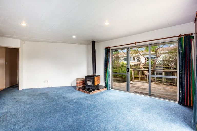Photo of property in 108 Omapere Street, Whitby, Porirua, 5024
