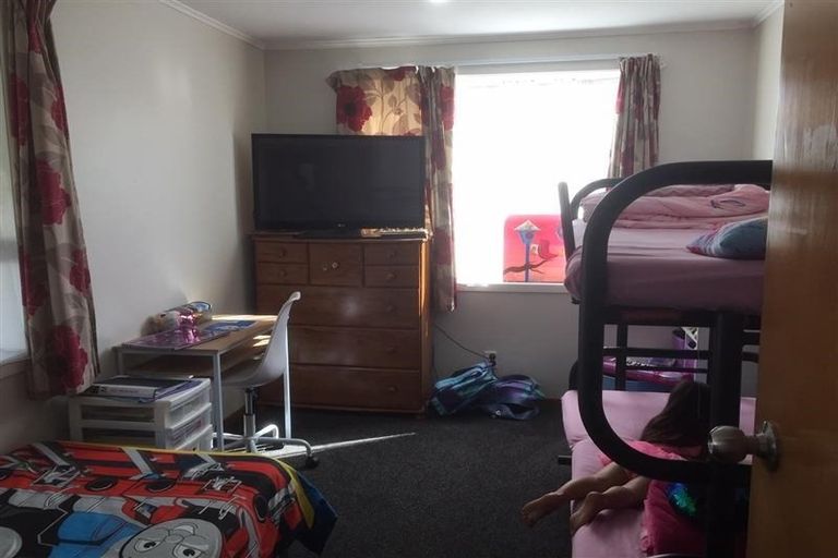 Photo of property in 31a Hinerau Street, Henderson, Auckland, 0612