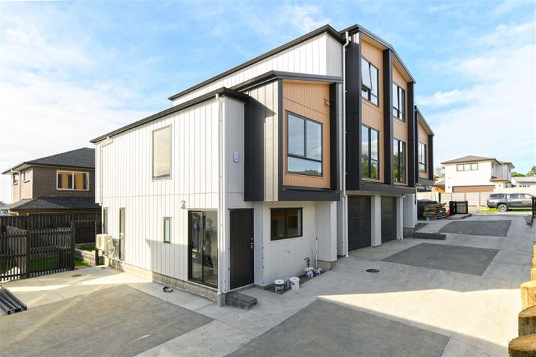 Photo of property in 13 Scanlen Terrace, Kelston, Auckland, 0602