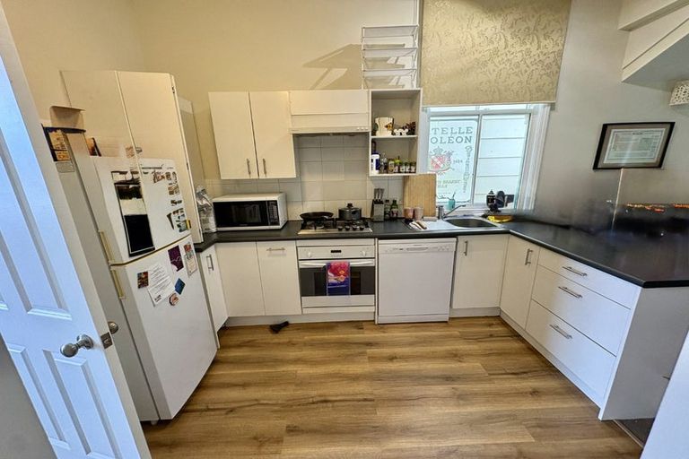 Photo of property in 2 Yale Road, Mount Cook, Wellington, 6021