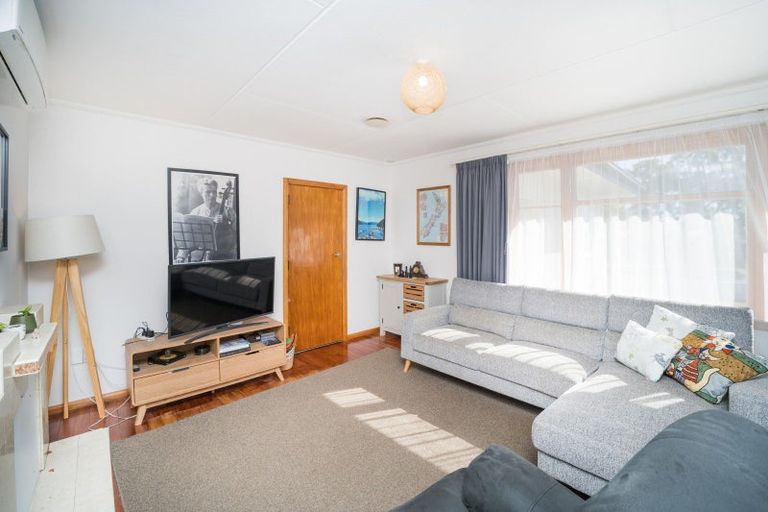 Photo of property in 32 Aberdeen Avenue, Takaro, Palmerston North, 4412