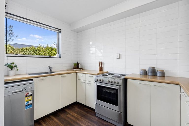 Photo of property in 1/37 Geraldine Street, Edgeware, Christchurch, 8013