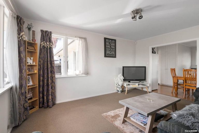 Photo of property in 62 Megan Avenue, Pakuranga Heights, Auckland, 2010