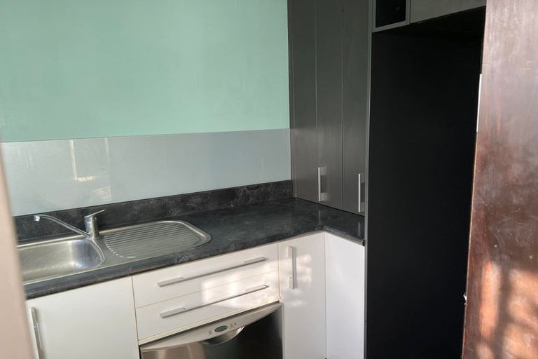 Photo of property in 8a Wainui Road, Waiwhetu, Lower Hutt, 5010
