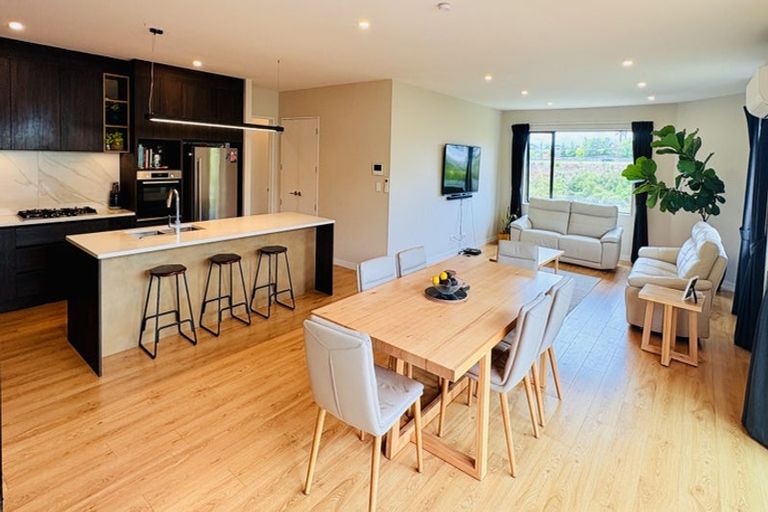 Photo of property in 11 Kahu Close, Orewa, 0931