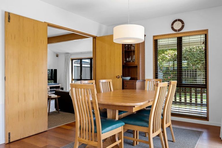 Photo of property in 84 Palatine Terrace, Saint Martins, Christchurch, 8022