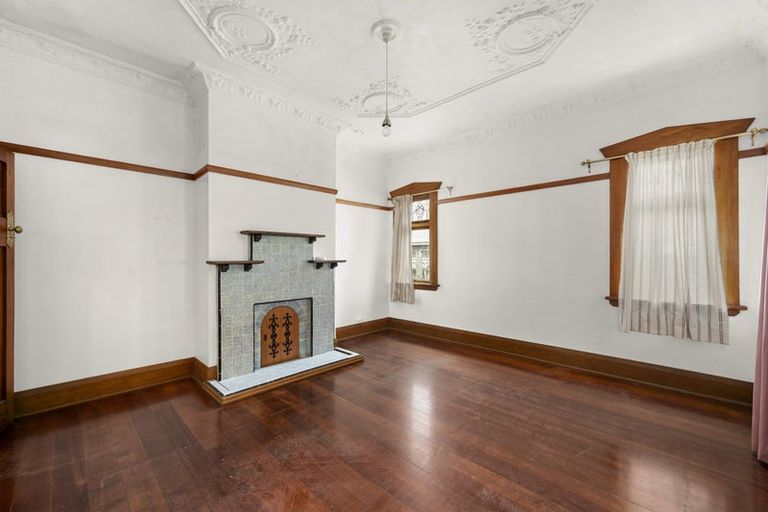 Photo of property in 42 Karepa Street, Brooklyn, Wellington, 6021