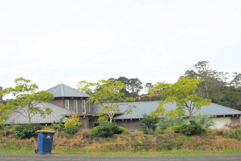 Photo of property in 3a Olwyn Place, Greenhithe, Auckland, 0632