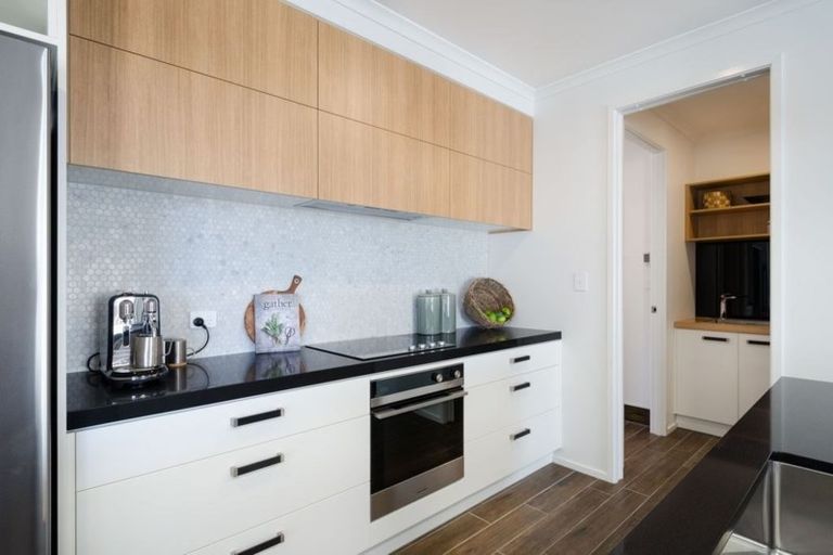 Photo of property in 7 Grove Way, Riverhead, 0820