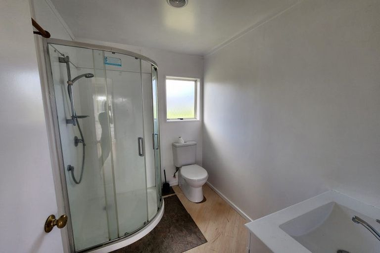 Photo of property in 15 Locket Road, Glenfield, Auckland, 0629