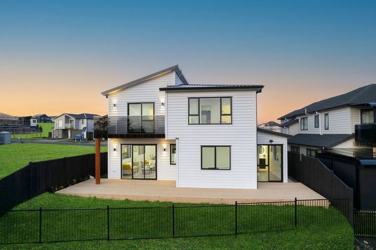 Photo of property in 11 Seagreen Avenue, Rosehill, 2113