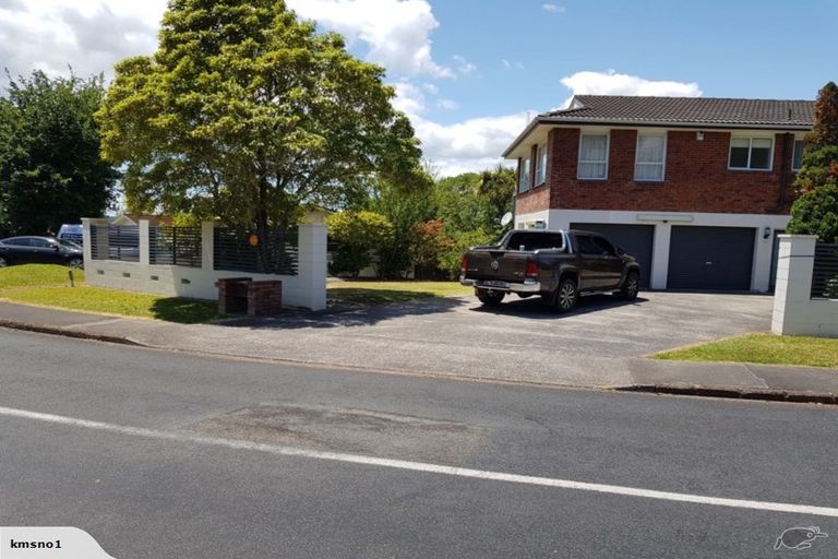 Photo of property in 22 Hartley Terrace, Massey, Auckland, 0614