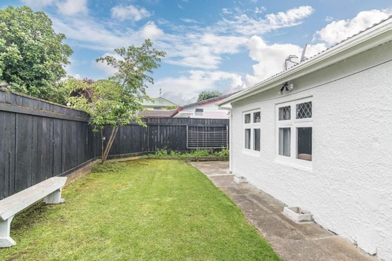 Photo of property in 3 Nathan Avenue, Paraparaumu Beach, Paraparaumu, 5032