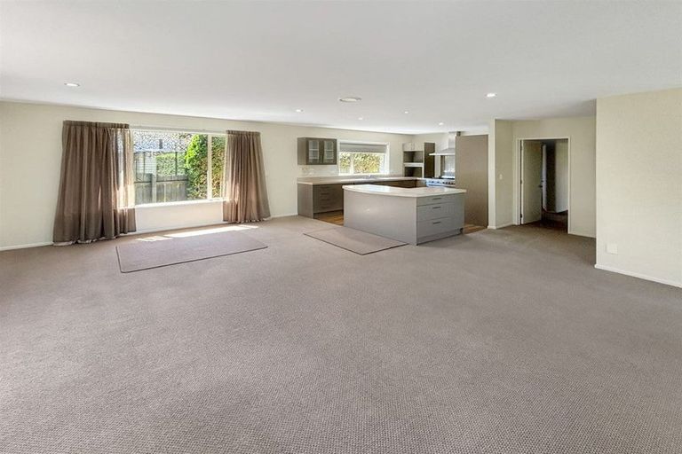 Photo of property in 80 Bowhill Road, New Brighton, Christchurch, 8083
