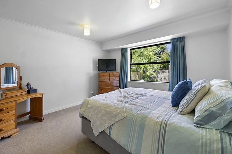 Photo of property in 4 Dunbar Place, Highlands Park, New Plymouth, 4312