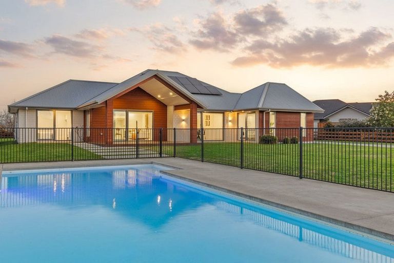 Photo of property in 62 Alan Livingston Drive, Cambridge, 3434