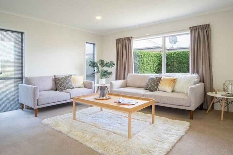 Photo of property in 21 Faringdon Boulevard, Rolleston, 7615