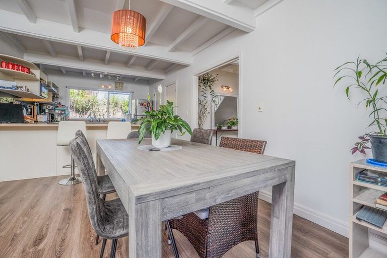 Photo of property in 2/132 Nile Road, Milford, Auckland, 0620