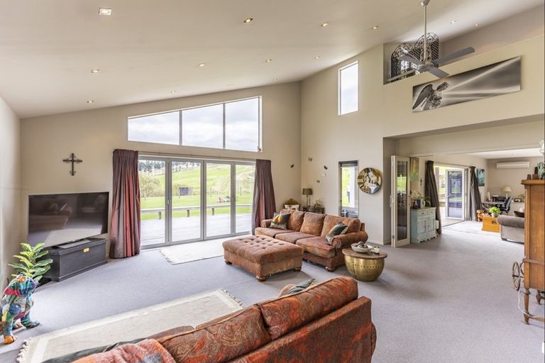 Photo of property in 180a Tikokino Road, Waipawa, 4273