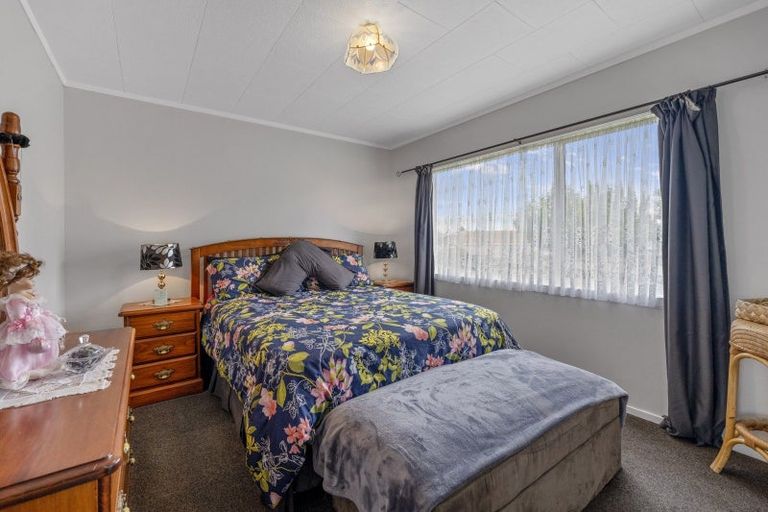 Photo of property in 8 Anna Place, Hilltop, Taupo, 3330
