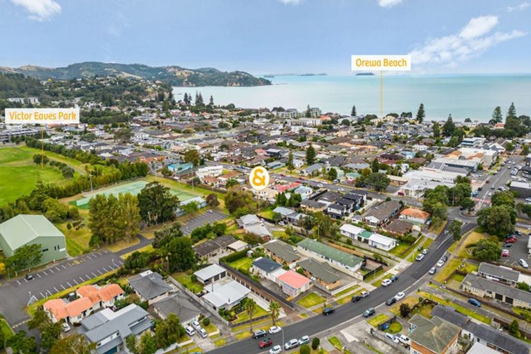 Photo of property in 1/71 Florence Avenue, Orewa, 0931