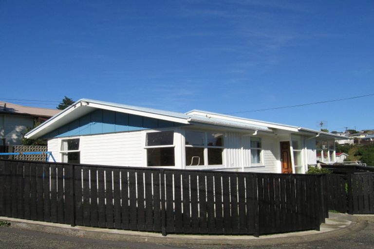 Photo of property in 7 Pauline Way, Paparangi, Wellington, 6037