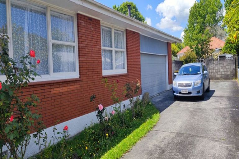 Photo of property in 6 Robert Grigg Place, Hamilton East, Hamilton, 3216