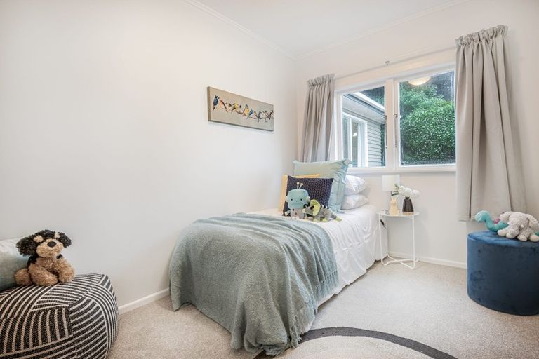 Photo of property in 119 Ruskin Road, Newlands, Wellington, 6037