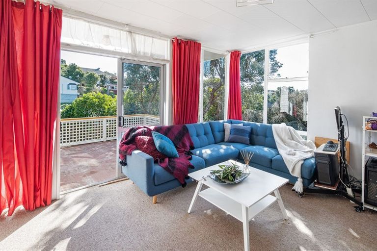 Photo of property in 54 Bassett Road, Johnsonville, Wellington, 6037