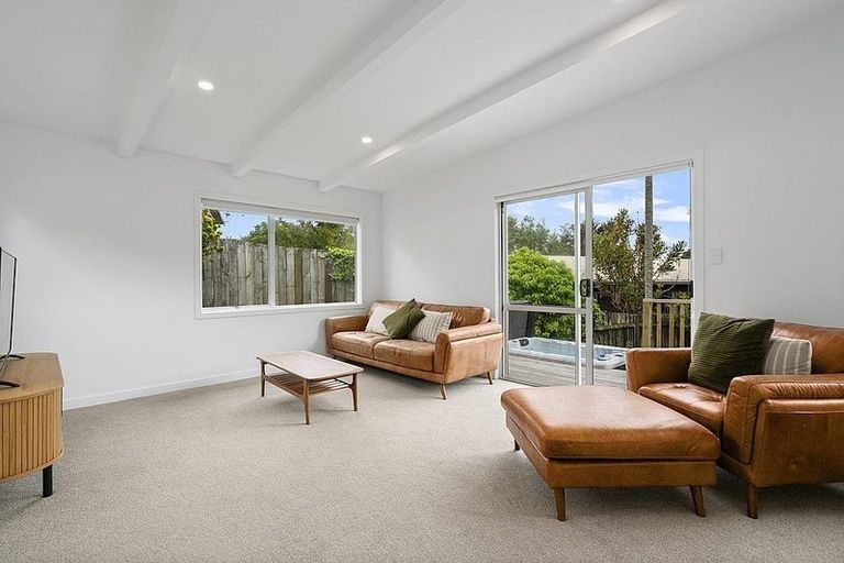 Photo of property in 57 Terra Nova Street, Glen Eden, Auckland, 0602