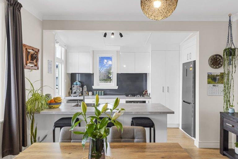 Photo of property in 58 Featherston Street, Takaro, Palmerston North, 4412