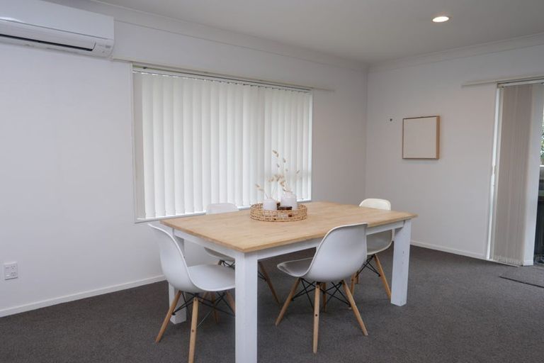 Photo of property in 11 Crown Hill, Paraparaumu, 5032