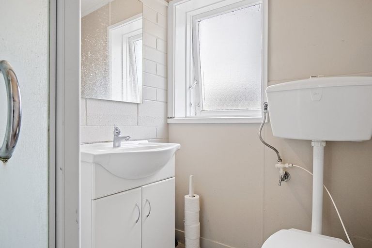 Photo of property in 42 Matai Street, Waiuku, 2123