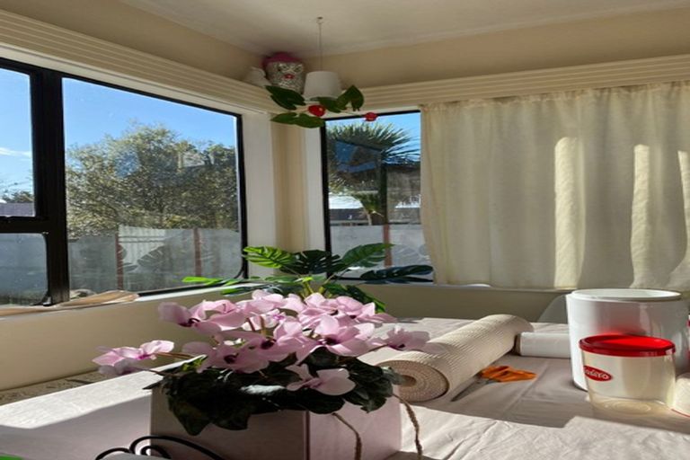 Photo of property in 1/11 Ocean View Road, Hillcrest, Auckland, 0627