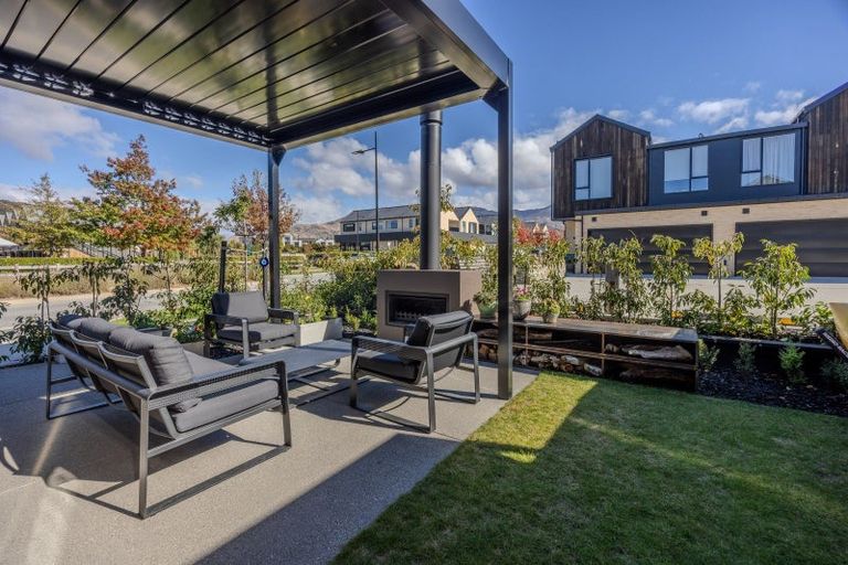 Photo of property in 24 Bellfield Lane, Wanaka, 9305