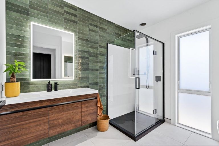 Photo of property in 11 Whangaehu Place, Te Awa, Napier, 4110