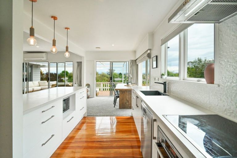 Photo of property in 11 Busby Hill, Havelock North, 4130