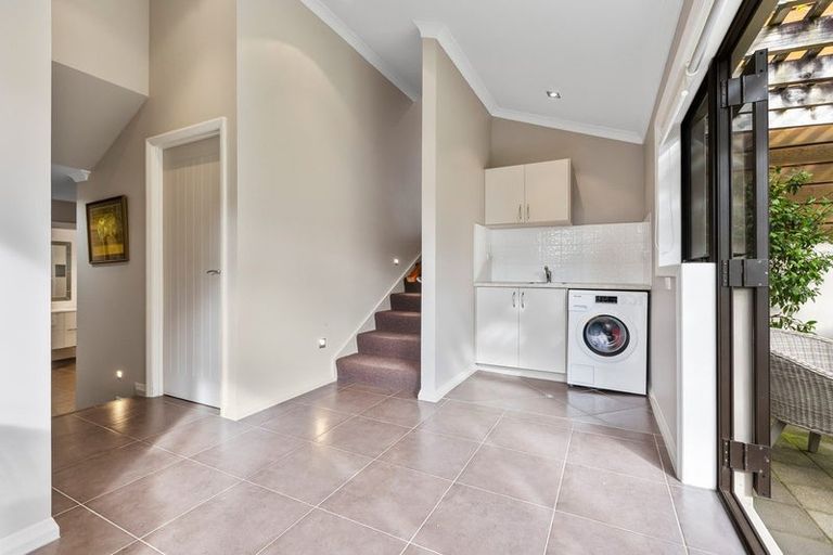 Photo of property in 4 Kororako Grove, Whalers Gate, New Plymouth, 4310