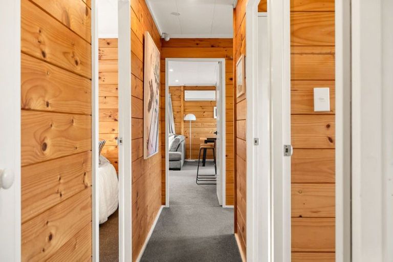 Photo of property in 115 Mark Avenue, Grenada Village, Wellington, 6037