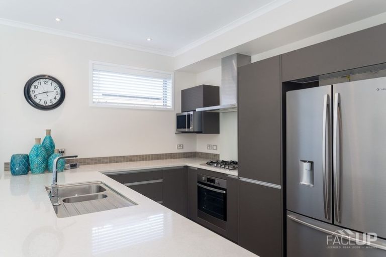 Photo of property in 6 Liquidambar Drive, Hobsonville, Auckland, 0616