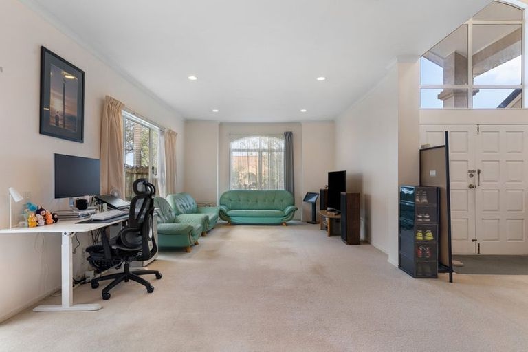 Photo of property in 19 Belgate Place, Somerville, Auckland, 2014