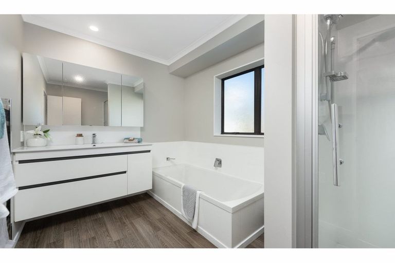 Photo of property in 5 Ngamotu Place, Mount Maunganui, 3116