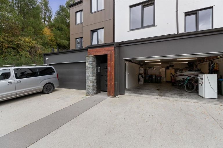 Photo of property in 16/18u George Bullen Lane, Arthurs Point, Queenstown, 9371