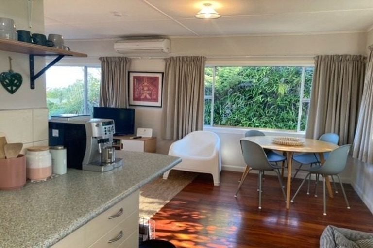 Photo of property in 8a Government Road, Raglan, 3225