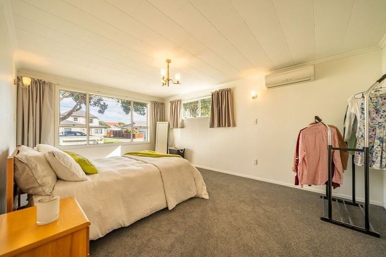 Photo of property in 3 Malone Road, Waterloo, Lower Hutt, 5011